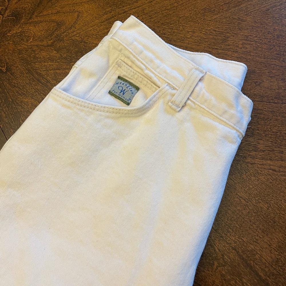 Vintage women’s Wrangler mom jeans!